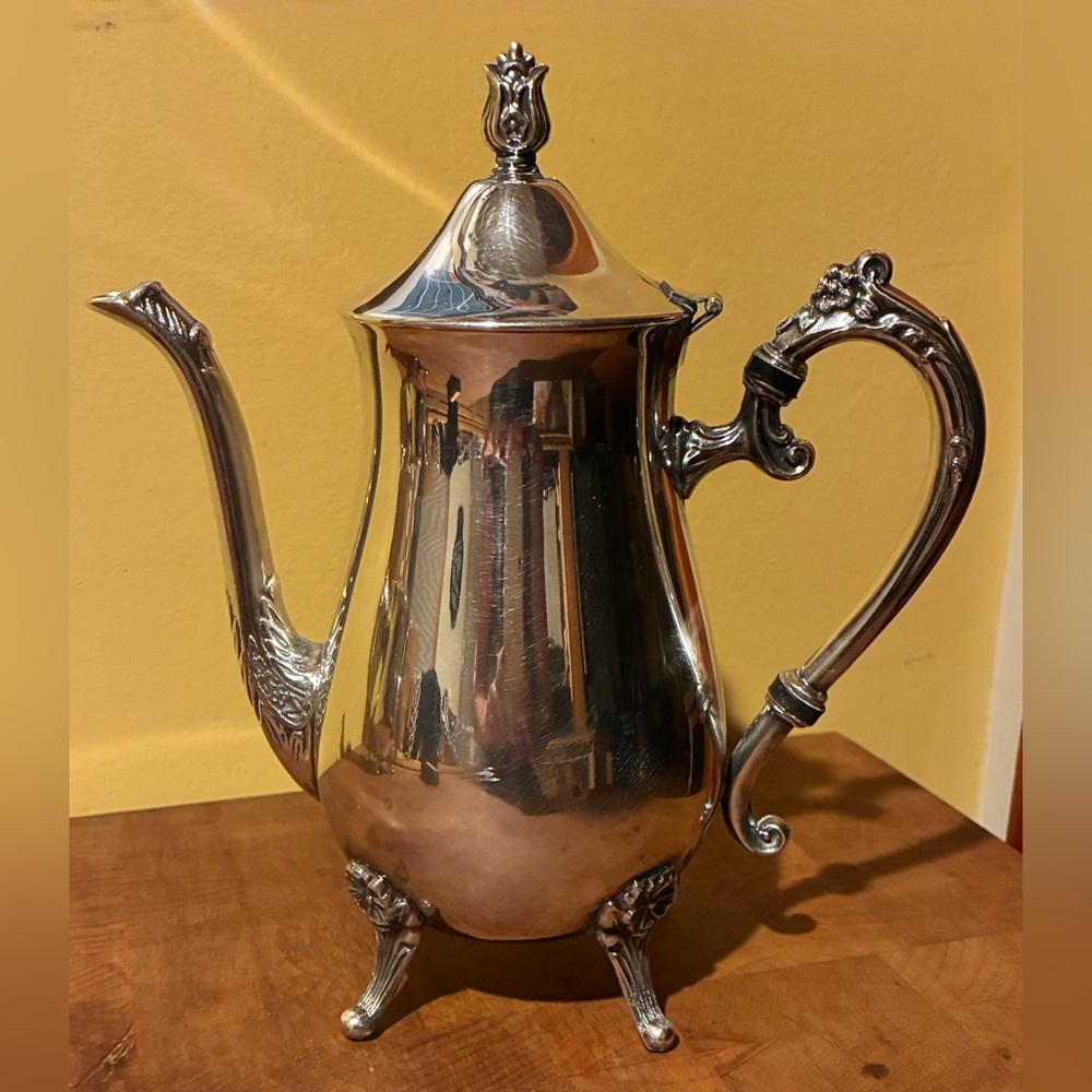 Vintage LEO8 (Silverplate, Hollowware)
by LEONARD‎ SILVER MFG CO